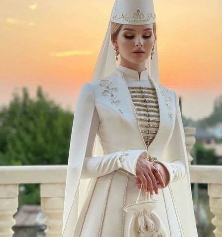 Ингушское национальное платье чокхи