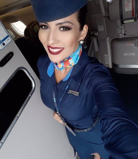 Бритни Спирс бортпроводница