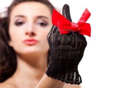 Девушка с подарочным бантом