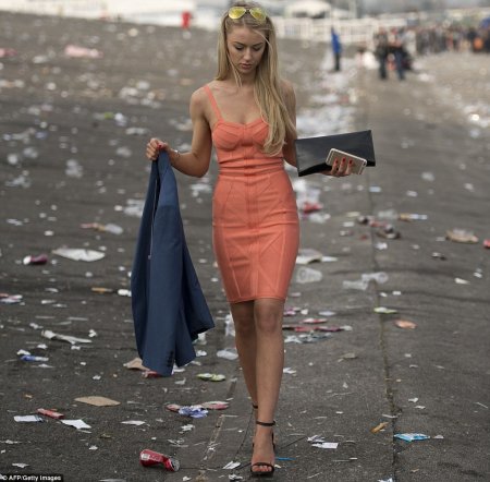 Скачки Grand National Ladys Day