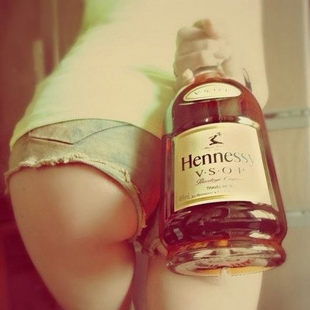 Алкоголь и женские попки