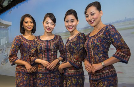 Singapore Airlines форма бортпроводников