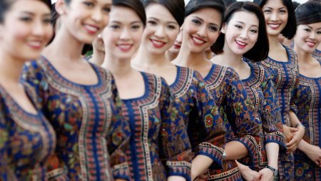 Стюардессы сингапурских авиалиний