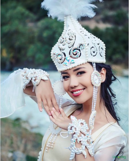 Казахская шапка саукеле