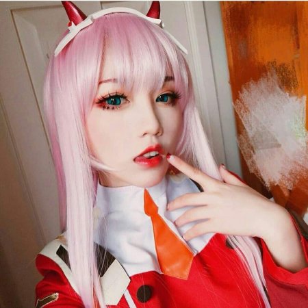 Японка косплеит Zero two