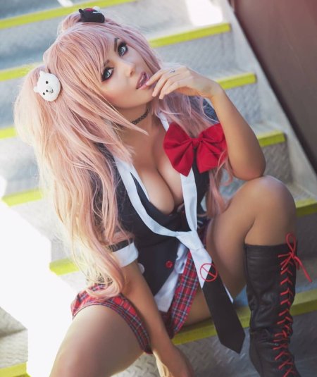 Косплейщица Джессика