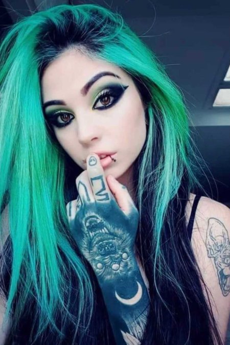 Неформальные девушки