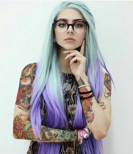 Красивые девушки с цветными волосами