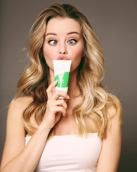 Модель для рекламы косметики