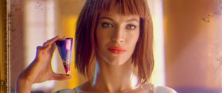 Девушка из рекламы мороженого Экстрем