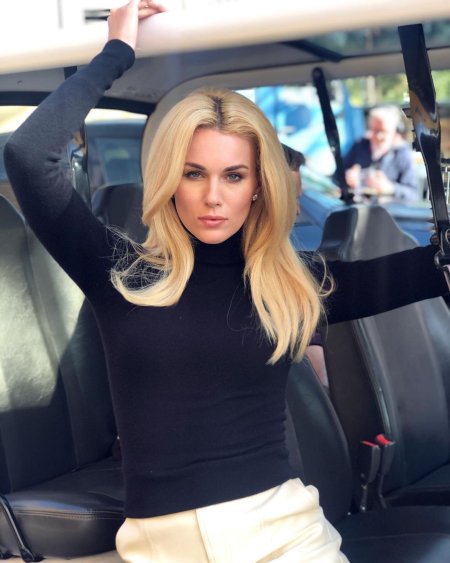 Алина Засобина теле2