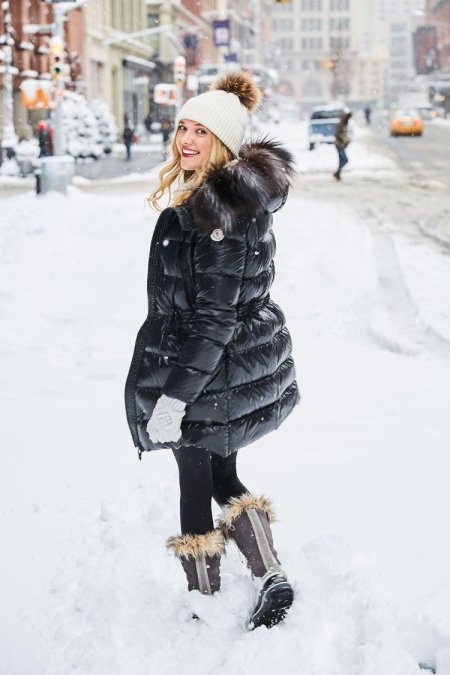 Пуховик Moncler outfit