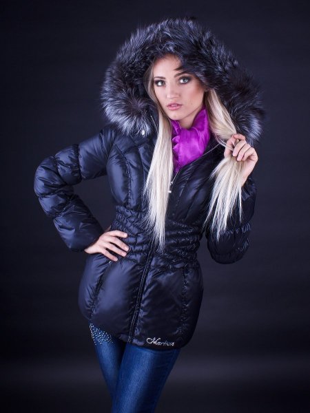 Пуховик с мехом чернобурки 2022