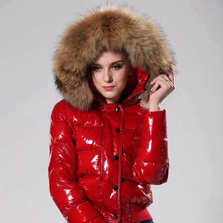 Пуховики женские зимние монклер