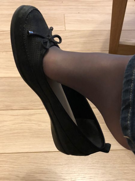 В колготках и балетках