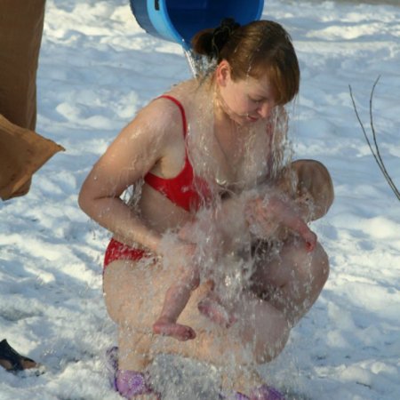 Обливание детей на морозе