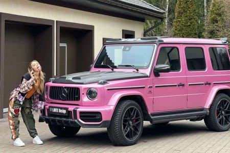 Mercedes Gelandewagen розовый