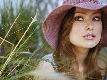 Оливия Уайлд в шляпе