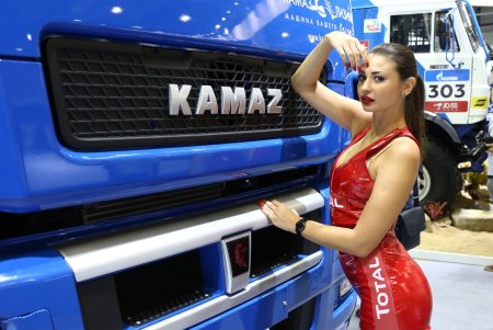 КАМАЗ И девочки