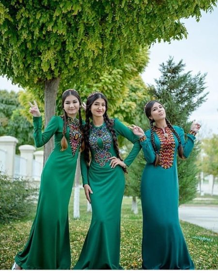 Туркменские длинные платья