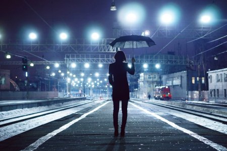 Девушка на вокзале