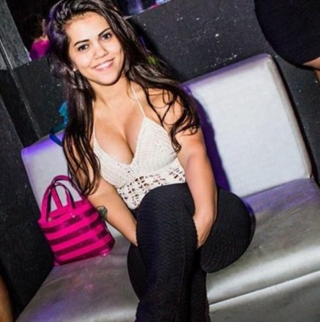 Карлица бразильская модель Карина Лемос