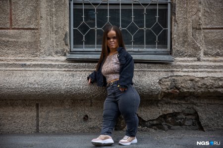 Женщина карлик