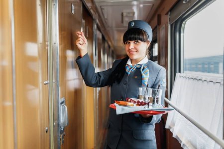 Проводница в поезде