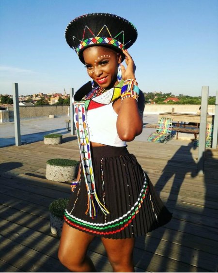 Африкан Мэн солистка