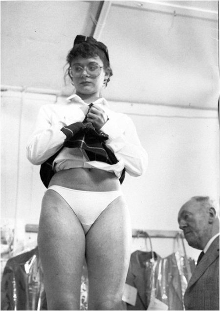 Ретро девушки с бритыми лобками