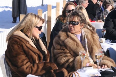 Женщина в шубе