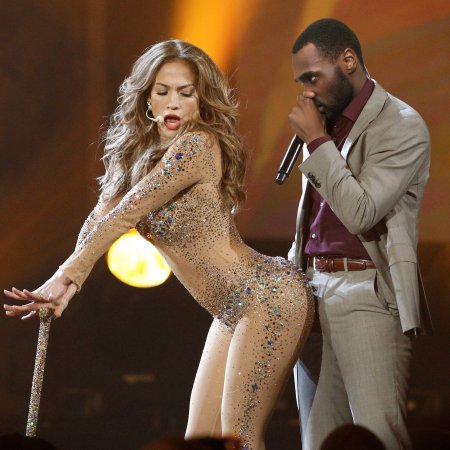 Дженнифер Лопез на сцене