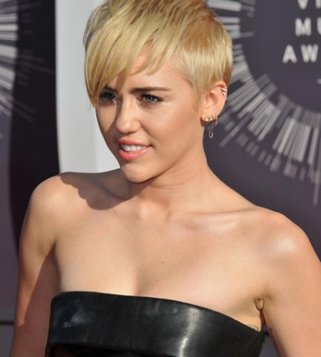 Майли Сайрус short hair