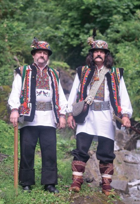 Гуцулы и венгры