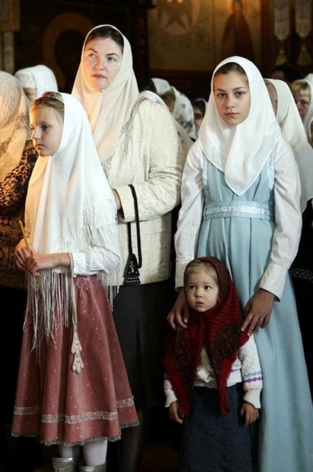 Православные женщины в платках