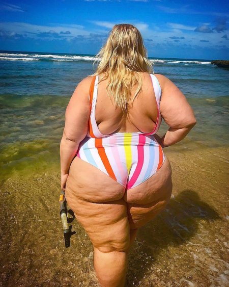 Толстые девушки вчтрингах