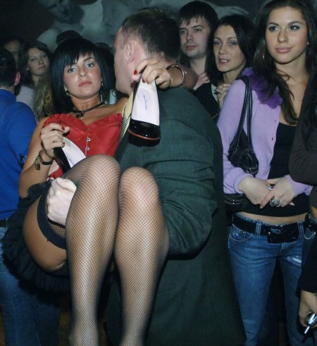 Жена на корпоративе