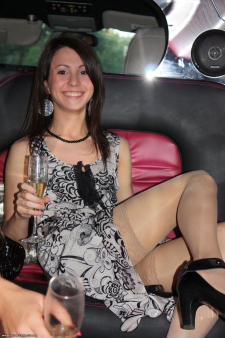 Подсмотренные чулки в магазинах