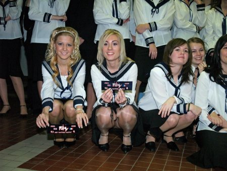 Выпускница трусы