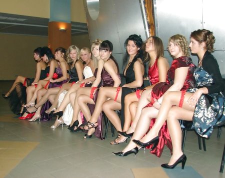 На корпоративе в колготках