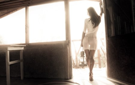 Солнце сквозь платье