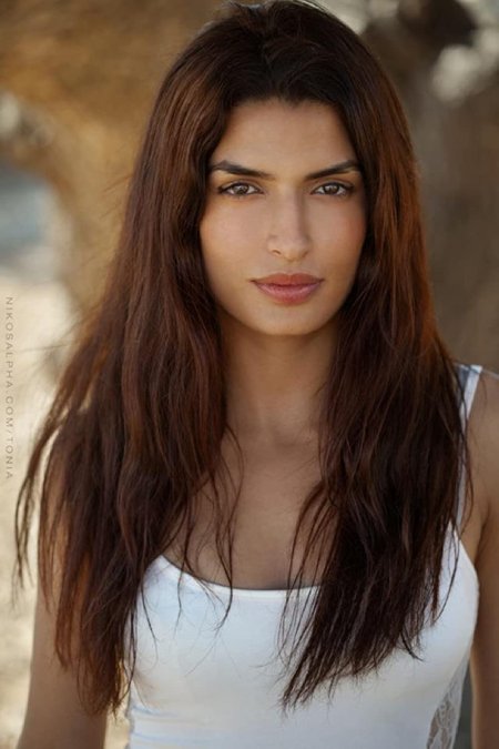 Андри КАРАТОНИ