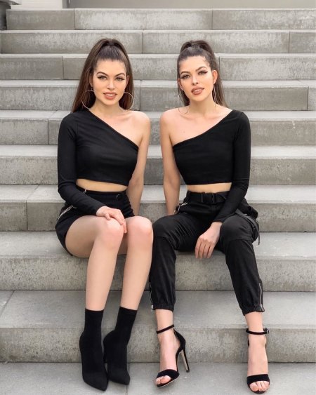 Близняшки Гюльджан и Сахинур