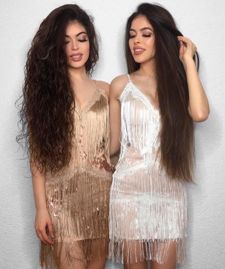 Сестры близняшки Гюльджан и Сахинур