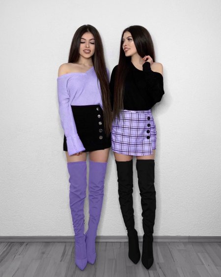 Красивые близняшки