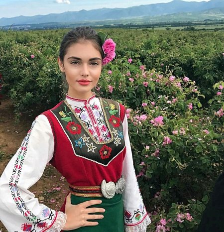 Румынка черты лица