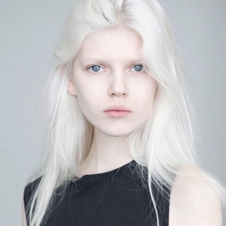 Саша Лусс альбинос