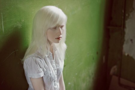 Амелия ньюсхэм альбинос