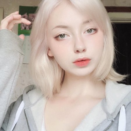 Амина Эпендиева альбинос