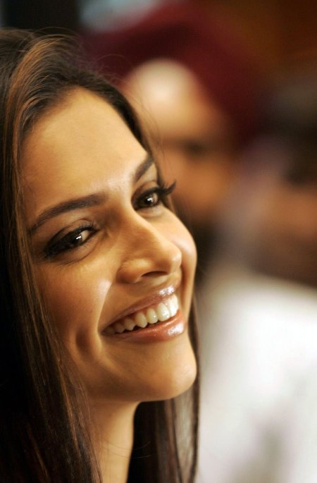 Дипика Падуконе улыбка